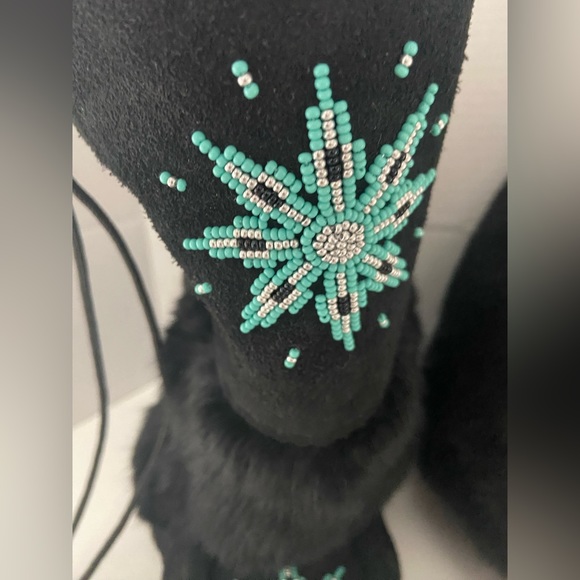 Canadian Hand Made Black Suede Beaded Moccasin Fur Boots Womens Size 7 Mid Calf - Picture 3 of 8